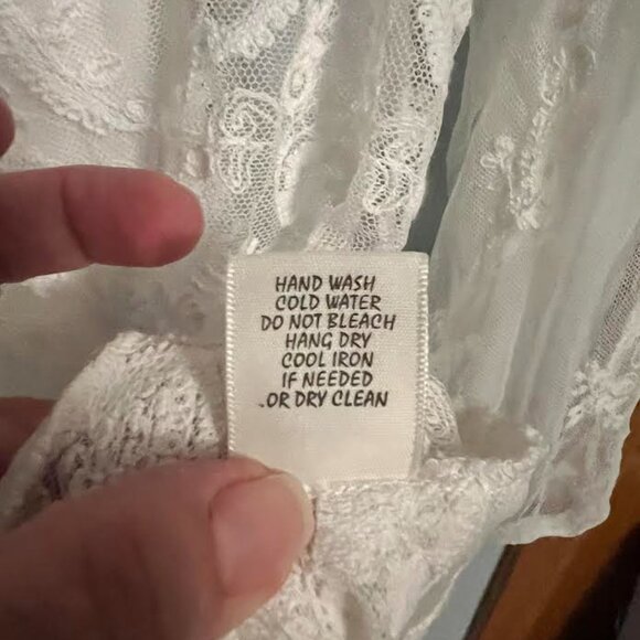 Adiva - Long Sleeve Lace Overlay with Spaghetti Strap Camisole / White / Size L - Picture 13 of 14